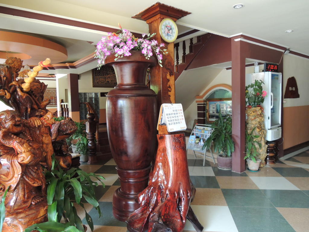 Thy Ny Hotel Battambang Exterior photo